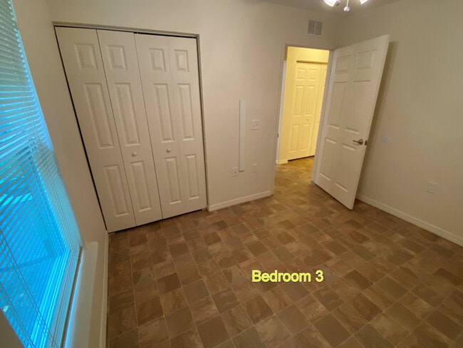 Building Photo - 154 Hurst St