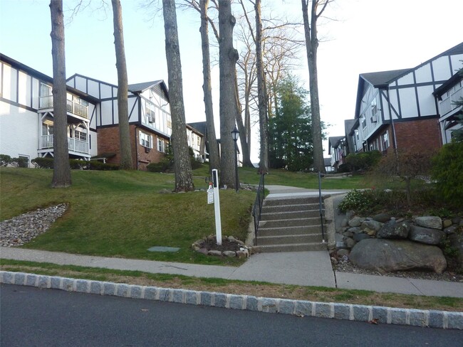 Primary Photo - 133 B Parkside Dr