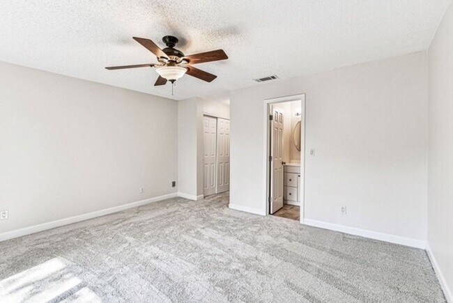 Building Photo - 2X2.5 -MOVE IN NOW! NEW LVP FLOORING ON 1ST FLOOR! NEW CARPET ON 2ND FLOOR! WATER VIEWS! CALL TOD...