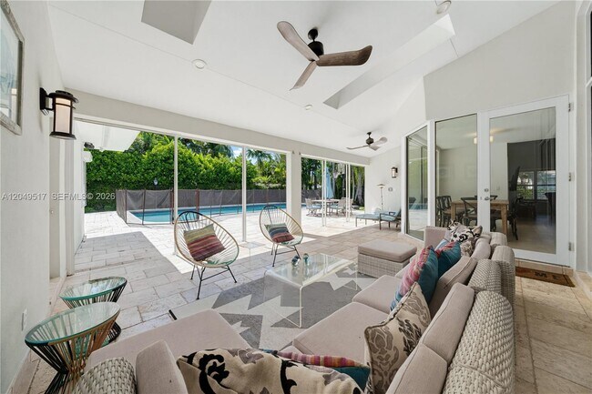 Building Photo - 14601 Pompano Dr