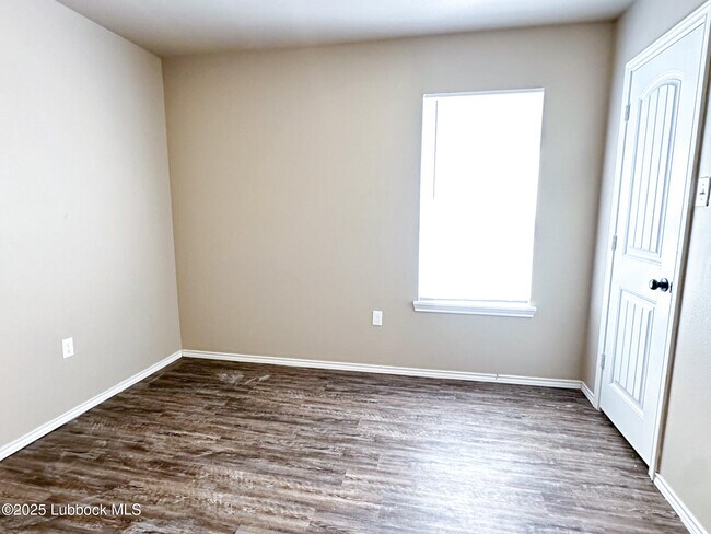 Building Photo - 1706 Teak Ave