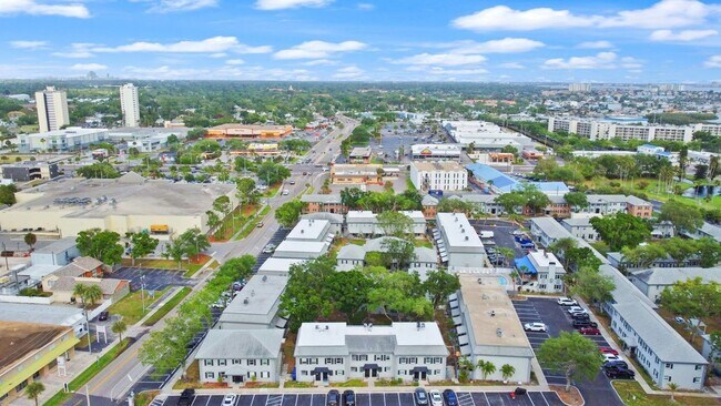 Building Photo - Modern & Bright Living in South Pasadena – Your Coastal Retreat!