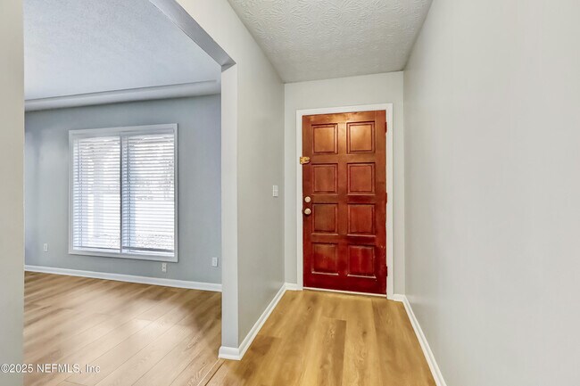 Building Photo - 3400 Red Oak Cir