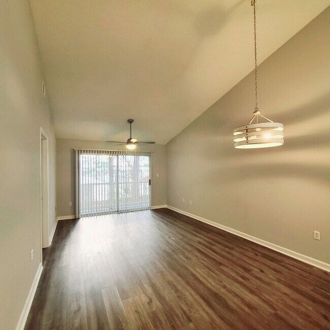 Building Photo - !!!RECENTLY REDUCED RENTAL RATE!!! Fully Renovated Condo In Myrtle Beach!!