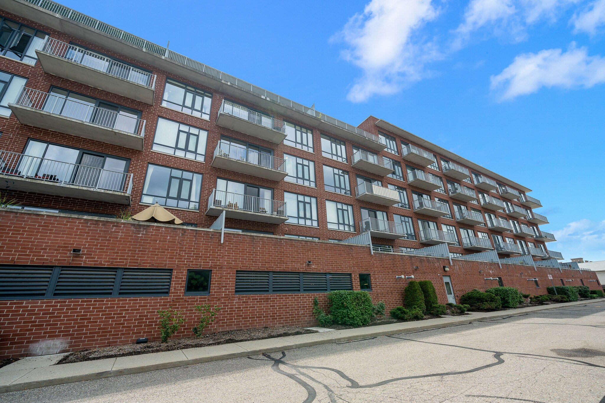 Building Photo - 101 Curry Ave