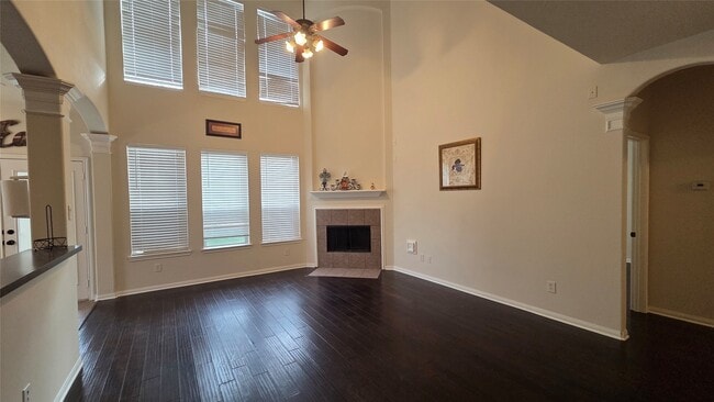 Building Photo - 7519 Chathan Glen Ln