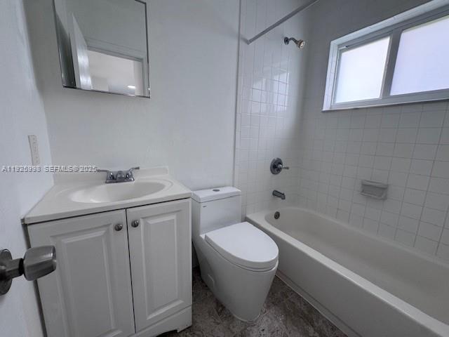 Building Photo - 900 SW 5th Ave