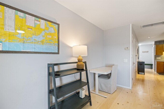 Building Photo - 14180 River Rd