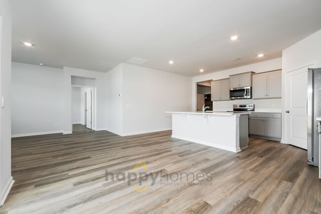 Building Photo - 4 Bedroom, 2 Bath Home in Hillcrest of Ravenel