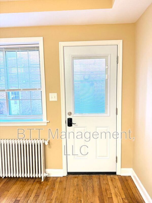 Building Photo - 8800 Plymouth St