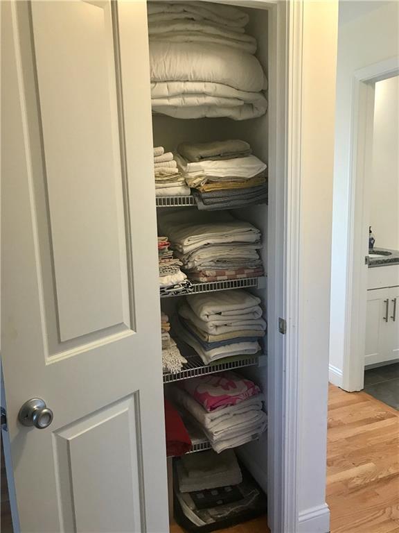 Building Photo - 9 Marshall Ln