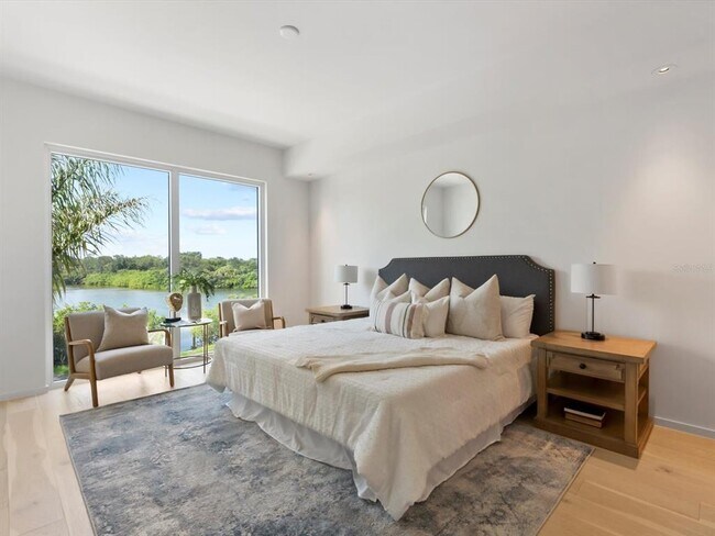 Building Photo - 1020 Sunset Point Rd