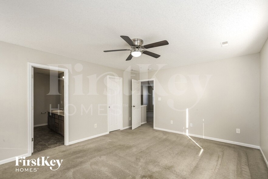 Building Photo - 1451 Round Lake Rd