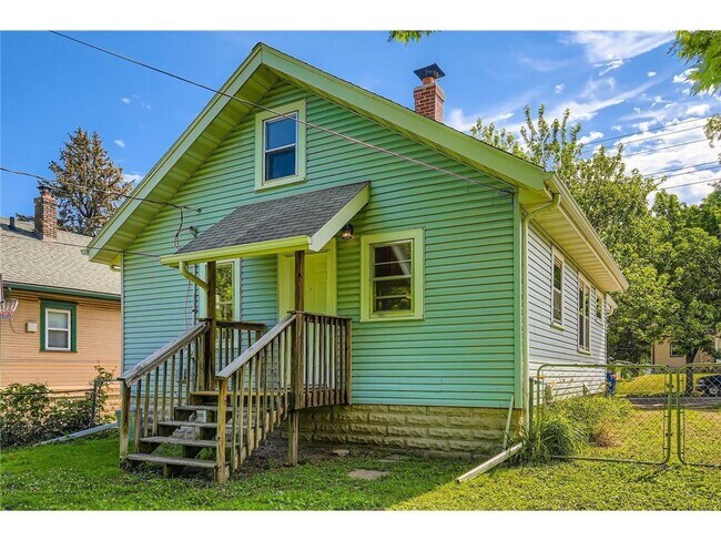 Building Photo - 1083 Western Ave N