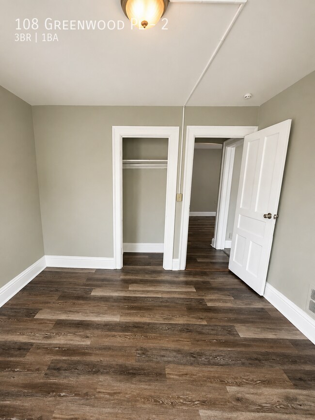 Building Photo - 108 Greenwood Pl