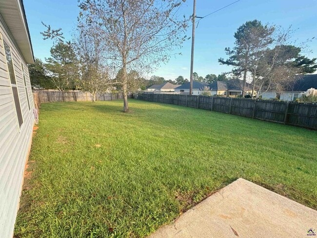 Building Photo - 105 Windmill Court