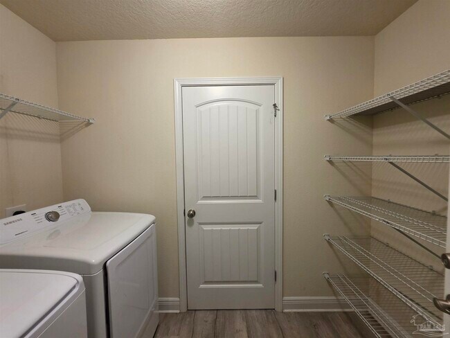 Building Photo - 4411 Fiske St