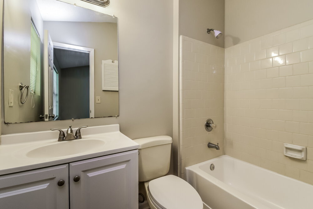 Building Photo - 5729 Wells Cir