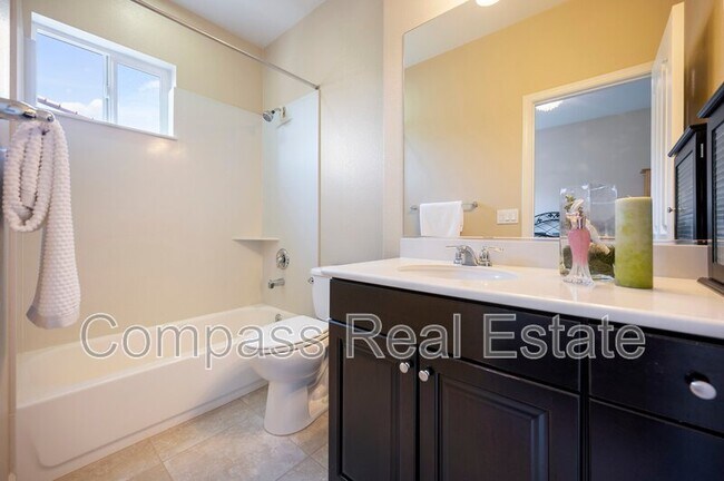 Building Photo - 265 Esfahan Ct
