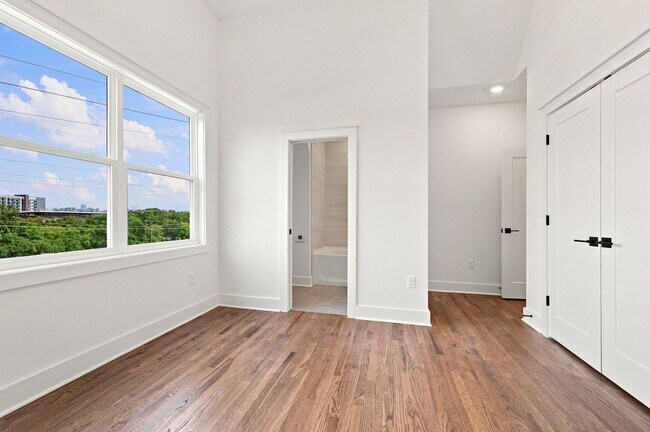 Building Photo - 508 Waycross Dr