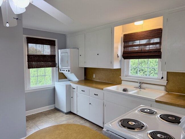 Building Photo - 29 Freestone Ave