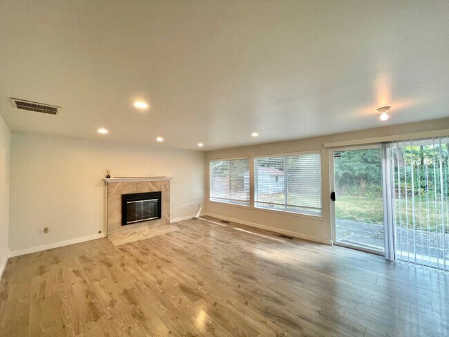 Building Photo - Great Home for rent