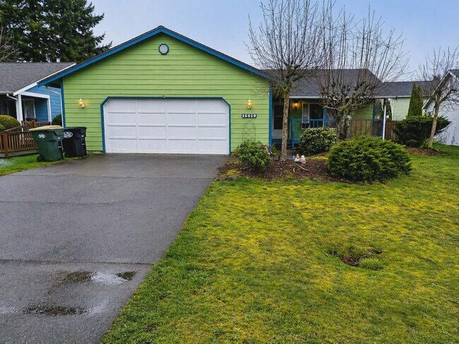 Building Photo - Must See 3 BED/2 Bath Rambler in Heart of Yelm Available 6/10/26! Close to JBLM!!!