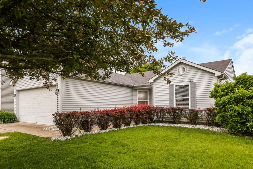 Building Photo - 687 Hickory Pine Dr