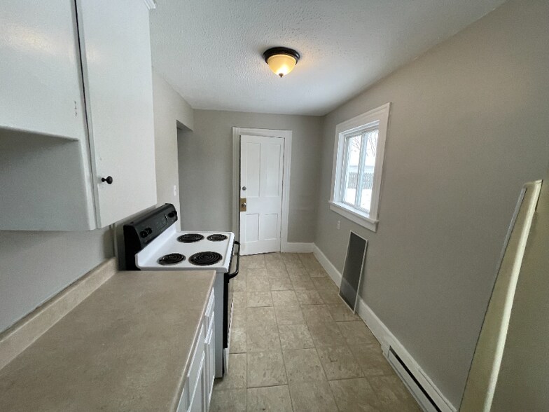 Building Photo - 1322 Brownell Ave