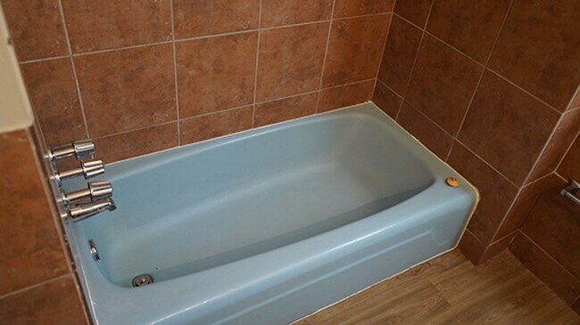 Building Photo - 1401 Alamo St