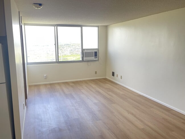 Building Photo - 1060 Kamehameha Hwy