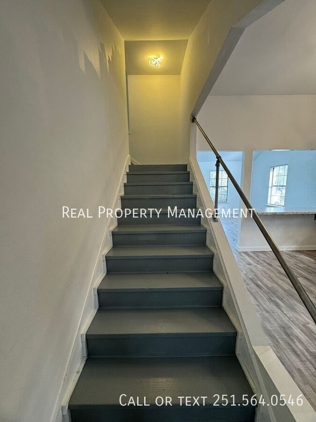 Building Photo - 6017 Mission Hills Ct