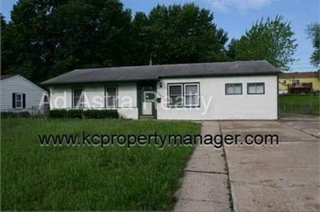 Primary Photo - Updated 3 Bed 1 Bath Home in KCMO-Availabl...