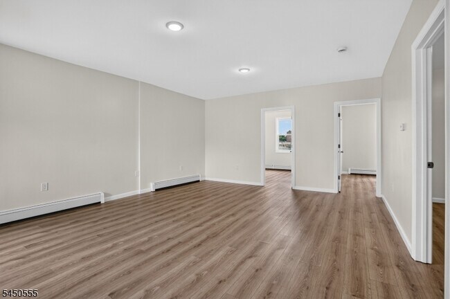 Building Photo - 518 Springfield Ave