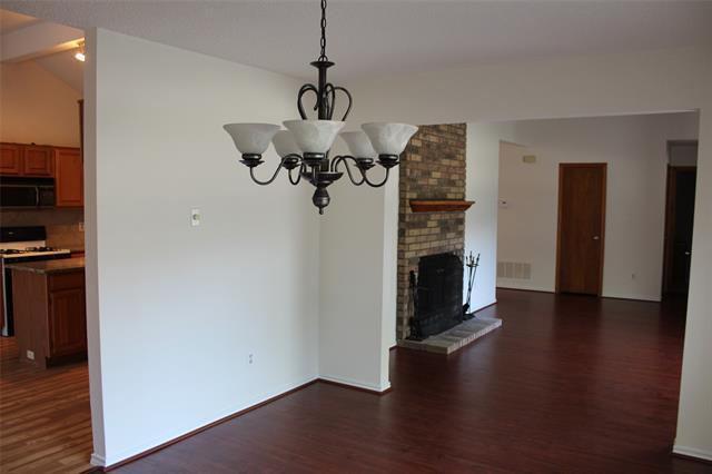 Building Photo - 3805 Silver Maple Dr