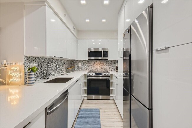 Building Photo - 2501 S Ocean Dr