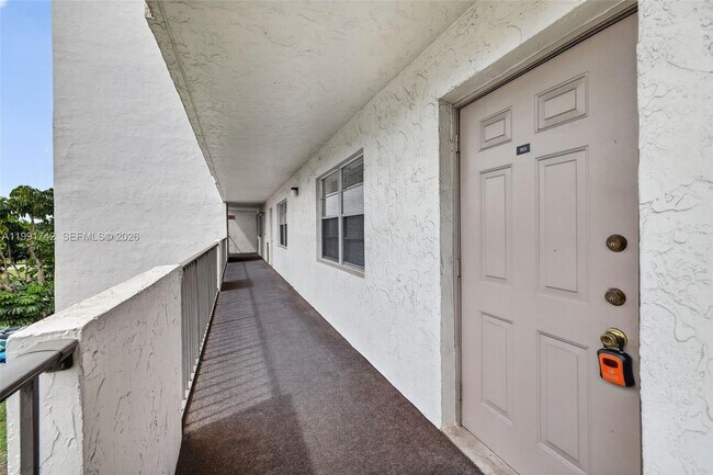 Building Photo - 3100 W Rolling Hills Cir