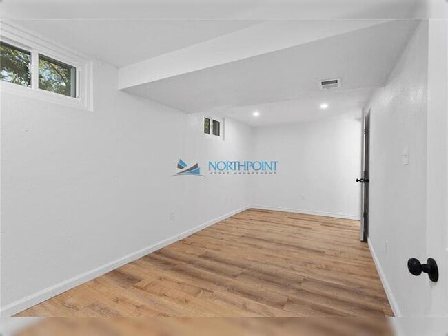 Building Photo - 4 bed, 2 bath, large backyard home AVAILAB...