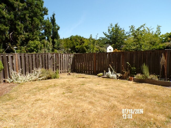 Building Photo - 099-03 - 1733-1735 NW Grant Ave. Corvallis, OR 97330
