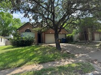 Building Photo - 709 Shade Tree Dr