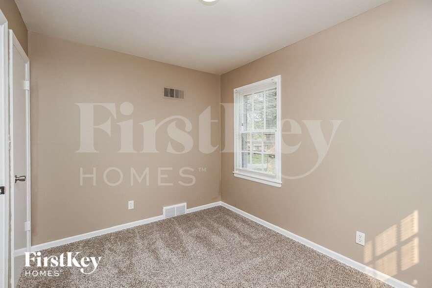 Building Photo - 3609 NE 49th Terrace