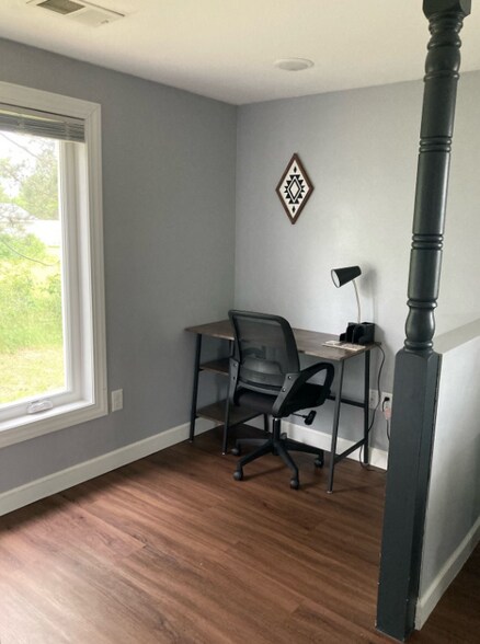 Building Photo - 1543 Little Norway Ave SE