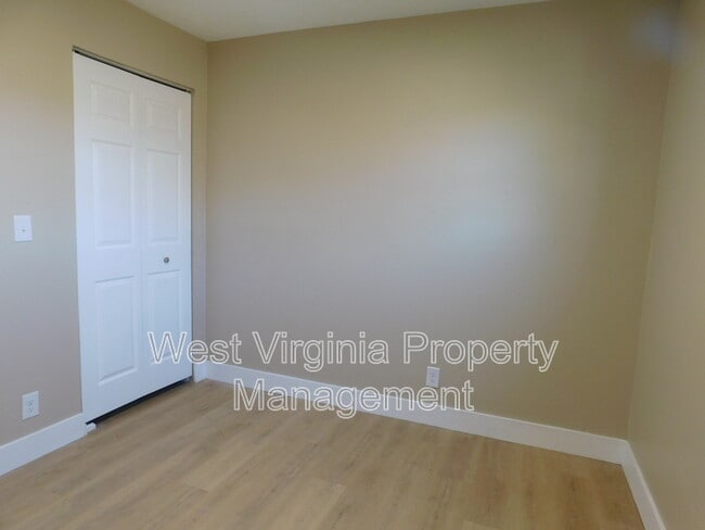 Building Photo - 98 Goodman Dr