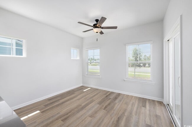 Building Photo - 283 Ferretti St