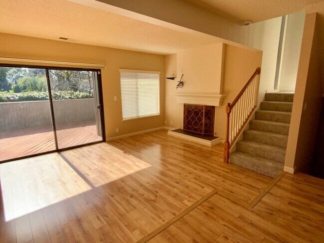 Building Photo - Private location!  SkyWest Townhome for rent