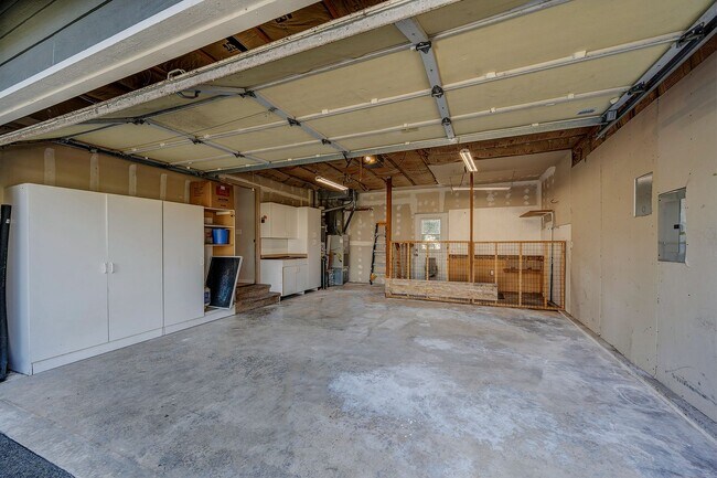 Building Photo - Monroe two story, three bed, two and half ...