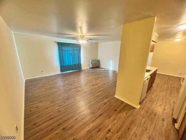 Building Photo - 55 Bolton Ct