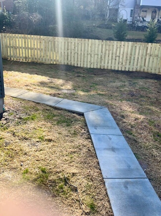 Building Photo - Black Mountain Duplex Rental-Fabulous Location!