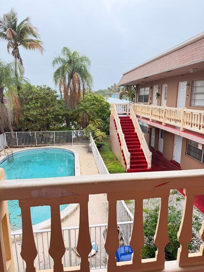 Building Photo - One-bedroom for rent in Pompano Beach