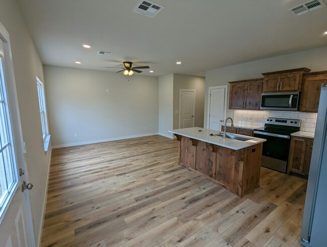 Building Photo - 141 S Bluff Ave